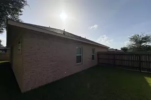 418 Pebble Dr, Dayton, TX 77535 - Photo 17