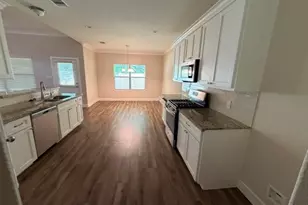 418 Pebble Dr, Dayton, TX 77535 - Photo 5