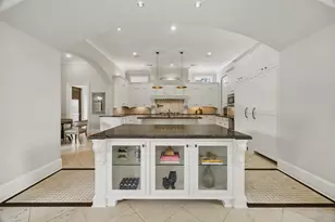 310 Tynebridge Ln, Houston, TX 77024 - Photo 11