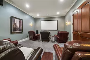 310 Tynebridge Ln, Houston, TX 77024 - Photo 31