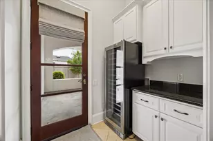310 Tynebridge Ln, Houston, TX 77024 - Photo 13