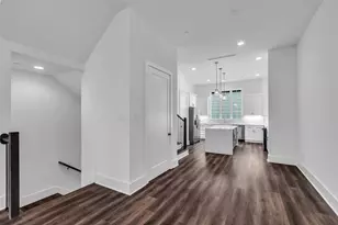 2716 Baldwin St, Houston, TX 77006 - Photo 9