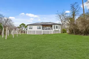 5129 Shady Oaks Ln, Friendswood, TX 77546 - Photo 5