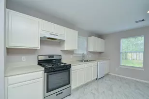 12039 Madison Oak St, Houston, TX 77038 - Photo 15