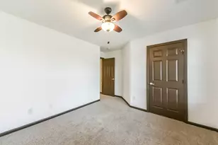 9319 Colt Canyon Ln, Houston, TX 77089 - Photo 21