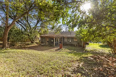 413 Far Hills Lane, Huntsville, TX 77320 - Photo 23