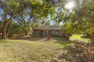 413 Far Hills Ln, Huntsville, TX 77320 - Photo 23