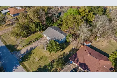 413 Far Hills Lane, Huntsville, TX 77320 - Photo 25