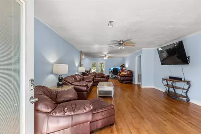 413 Far Hills Lane, Huntsville, TX 77320 - Photo 5