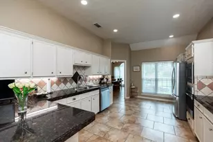 7615 Colonial Dr, Beaumont, TX 77707 - Photo 13