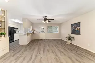 1609 Longhofer St, Brenham, TX 77833 - Photo 3