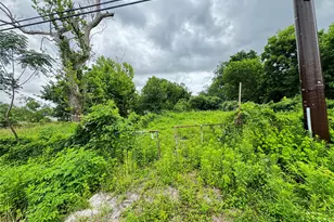 4706 Falls St, Houston, TX 77026 - Photo 1