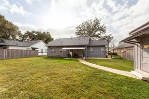 711 4th St, Sealy, TX 77474 - Photo 33