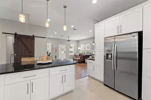 711 4th St, Sealy, TX 77474 - Photo 17