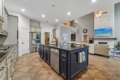 2917 Auburn Creek Lane, League City, TX 77573 - Photo 9