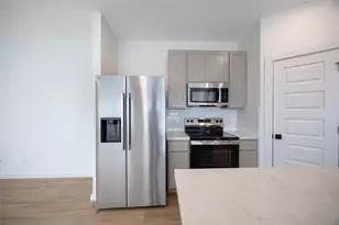 2027 Longmire Villas Ct, Conroe, TX 77304 - Photo 13