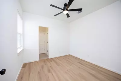 2027 Longmire Villas Court, Conroe, TX 77304 - Photo 21