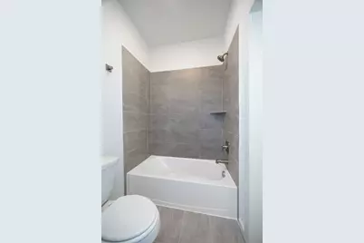 2027 Longmire Villas Court, Conroe, TX 77304 - Photo 23