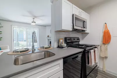 200 Hallow Tree Lane #1709-2, Houston, TX 77090 - Photo 11