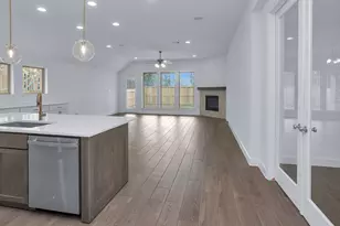 211 Silver Sage Ct, Conroe, TX 77304 - Photo 7