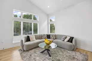2614 Noble St, Houston, TX 77026 - Photo 7