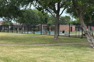 12147 Sharpview Dr, Houston, TX 77072 - Photo 3