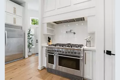 510 E 28th Street, Houston, TX 77008 - Photo 9
