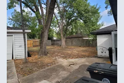 7211 Deep Forest Drive, Houston, TX 77088 - Photo 3