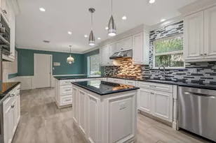 15211 Rainhollow Dr, Houston, TX 77070 - Photo 13