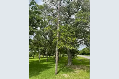 2702 Lake Road, La Marque, TX 77568 - Photo 5