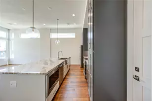 2418 Gray St, Houston, TX 77003 - Photo 9
