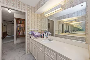 5918 Lodge Creek Dr, Houston, TX 77066 - Photo 37