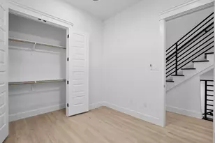 821 821 N Loop Center S, Houston, TX 77022 - Photo 11