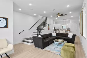 821 821 N Loop Center S, Houston, TX 77022 - Photo 3