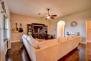 111 Gold Finch Ct, Richwood, TX 77566 - Photo 5