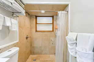 818 11th St, Galveston, TX 77550 - Photo 17