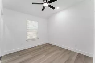 9406 Sandra St, Houston, TX 77016 - Photo 19