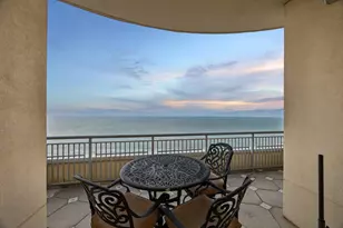 801 E Beach Dr, Galveston, TX 77550 - Photo 5