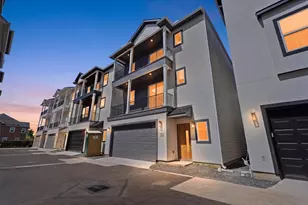 1422 W 34th 1/2 St, Houston, TX 77018 - Photo 1