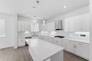 1422 W 34th 1/2 St, Houston, TX 77018 - Photo 5