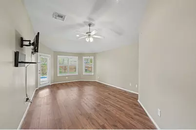 101 Woodmont Drive, Conroe, TX 77356 - Photo 13