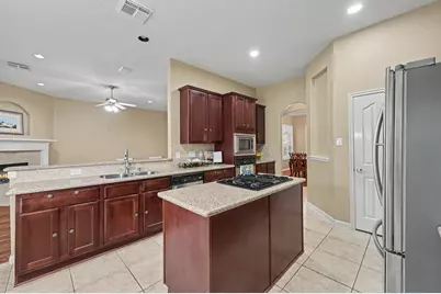 101 Woodmont Drive, Conroe, TX 77356 - Photo 9