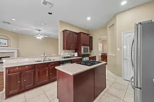 101 Woodmont Dr, Conroe, TX 77356 - Photo 9