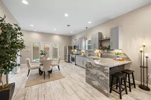 317 E 35th St, Houston, TX 77018 - Photo 5