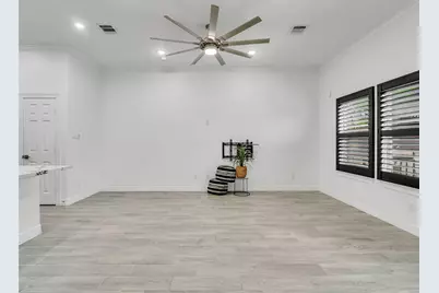 7923 Bonaire Street, Houston, TX 77028 - Photo 9
