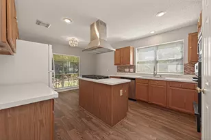 19 Evening Song Ct, The Woodlands, TX 77380 - Photo 7