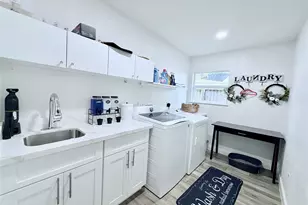 7146 Bayou Forest Dr, Houston, TX 77088 - Photo 33