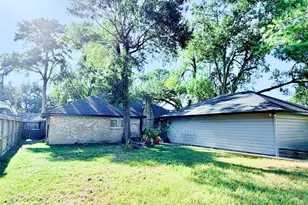 7146 Bayou Forest Dr, Houston, TX 77088 - Photo 45