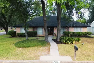 7146 Bayou Forest Dr, Houston, TX 77088 - Photo 5