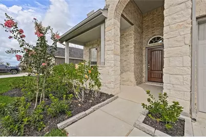 11927 Champions Forest Drive, Mont Belvieu, TX 77535 - Photo 3